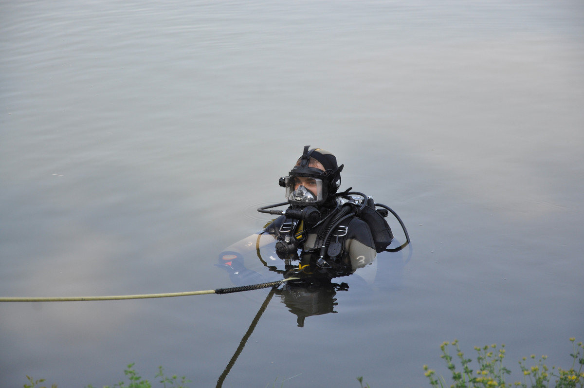 Taucher im Neckar